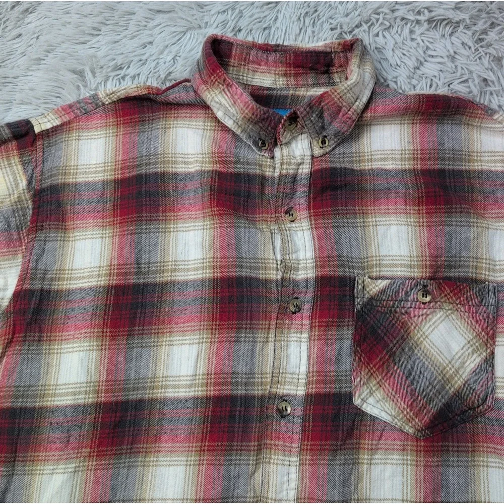 BTC Shirt Mens L Red Plaid Chore Workwear Button Up Pocket Comfort Soft